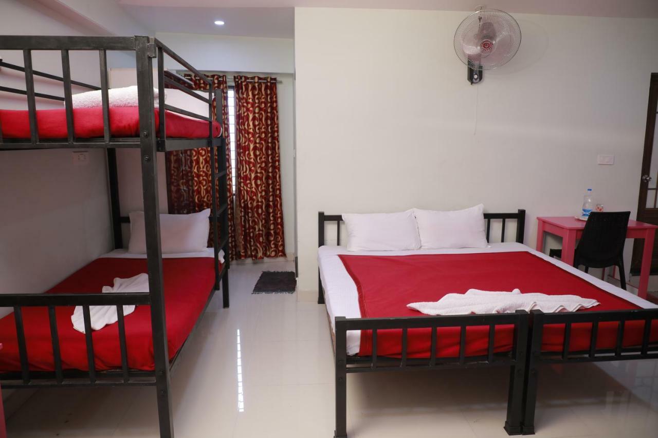 Bed and Breakfast Pavithram Residency Коллам Экстерьер фото