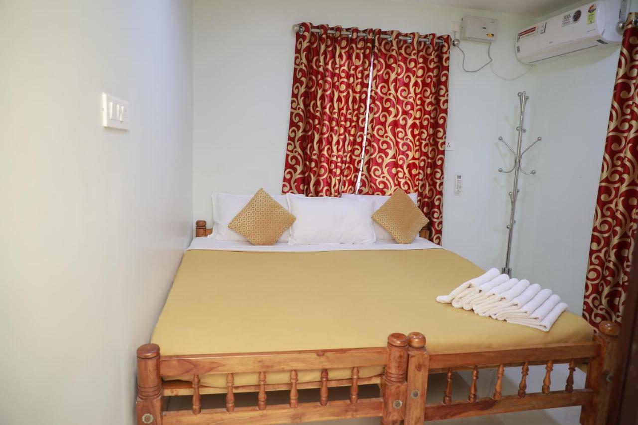 Bed and Breakfast Pavithram Residency Коллам Экстерьер фото